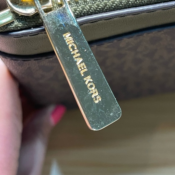 Michael Kors Clutch - Picture 6 of 9